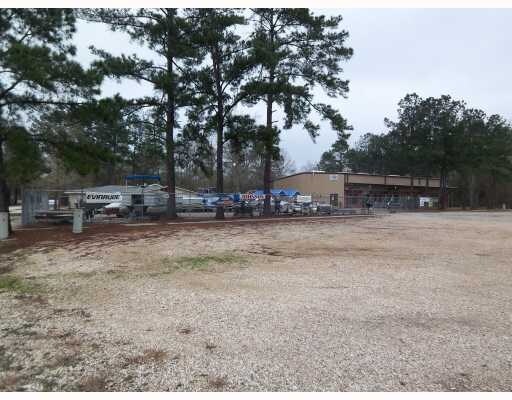 More Photos Of 1430 N Collins Blvd, Covington Storefront Retail Office For Lease