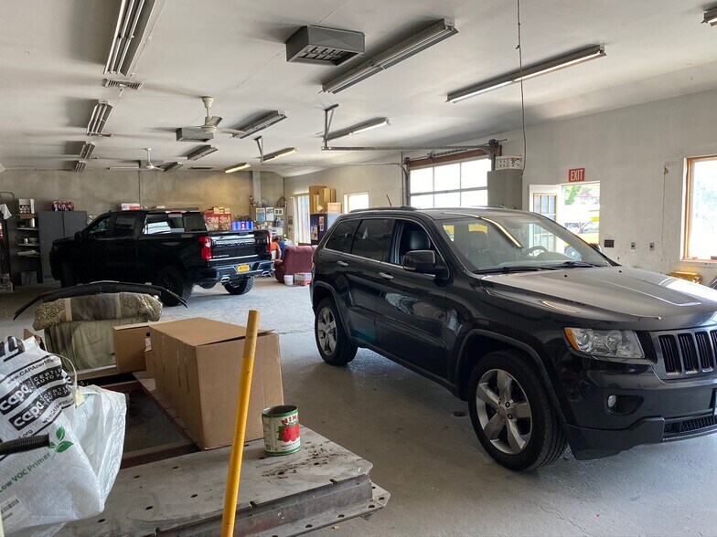 More Photos Of 182 North St, Rye Auto Repair For Sale