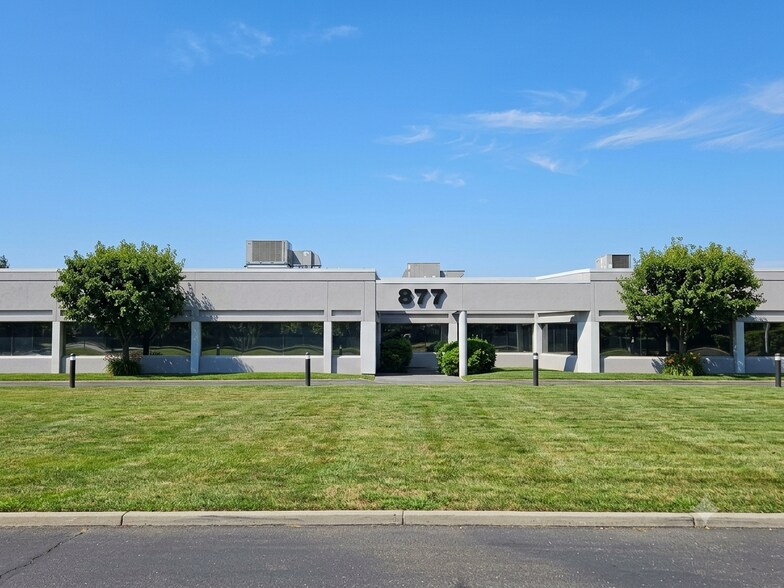 More Photos Of , Garden City Office For Sale