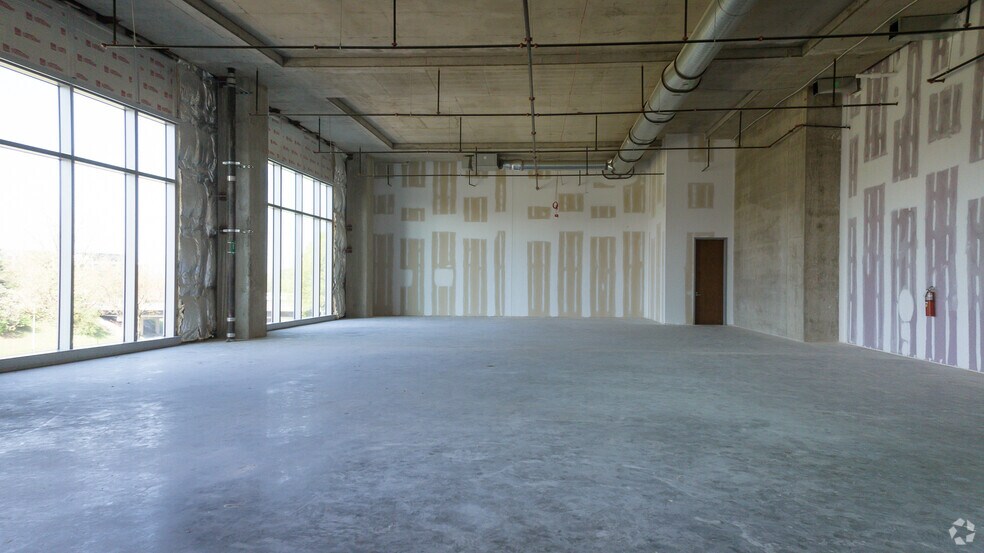 More Photos Of 600 S Tryon St, Charlotte Office For Lease