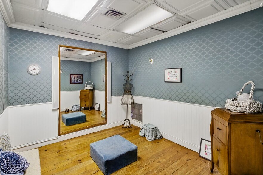 More Photos Of 4066 Broward Blvd, Fort Lauderdale Storefront Retail Office For Sale