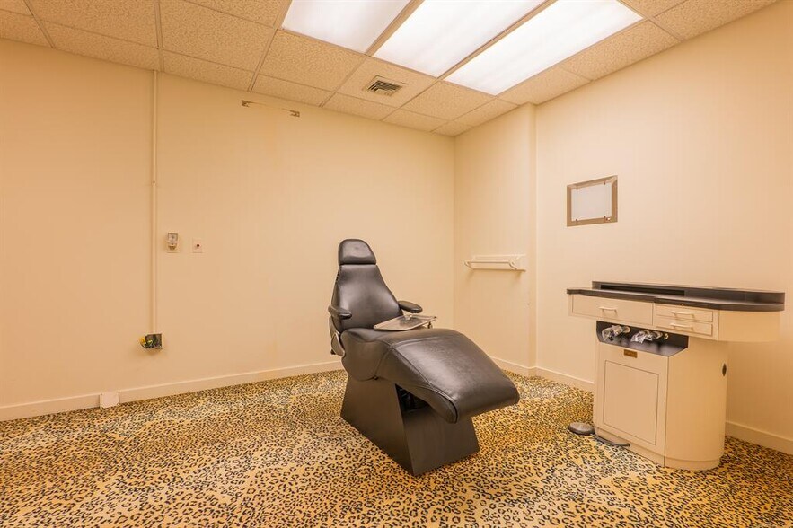 More Photos Of 8 Prospect St, Ridgefield Storefront Retail Office For Sale