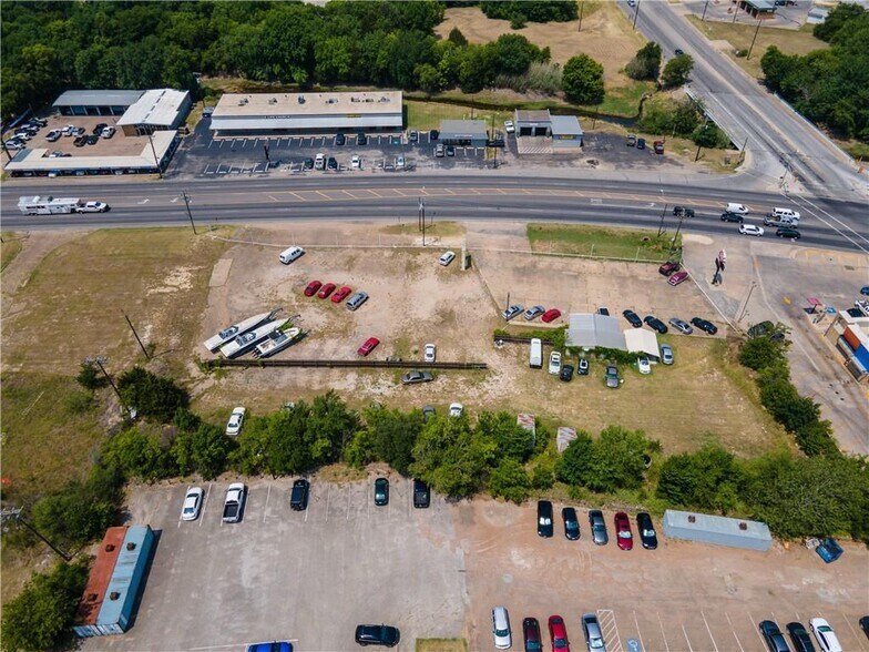 More Photos Of 1614 N Main St, Cleburne General Retail For Sale