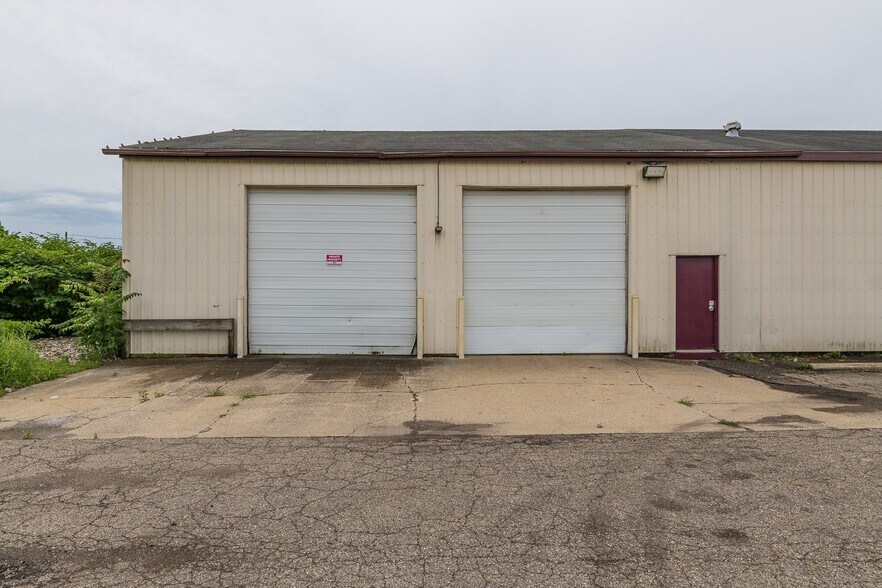 More Photos Of 412 Harrison St, Kalamazoo Freestanding For Lease