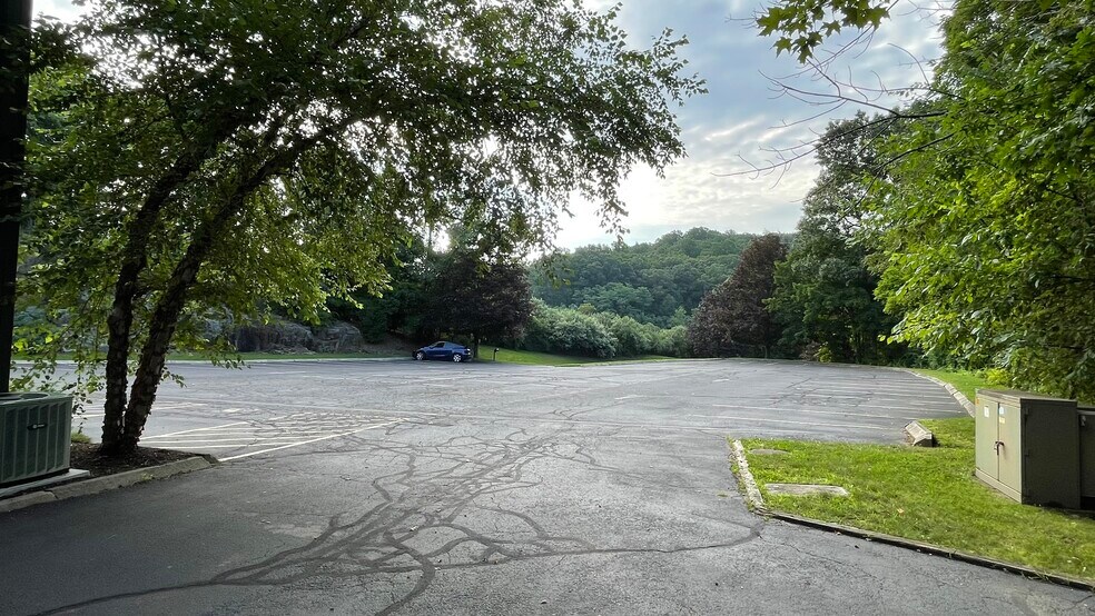 More Photos Of 9 Old Sugar Hollow Rd, Danbury Office For Sale