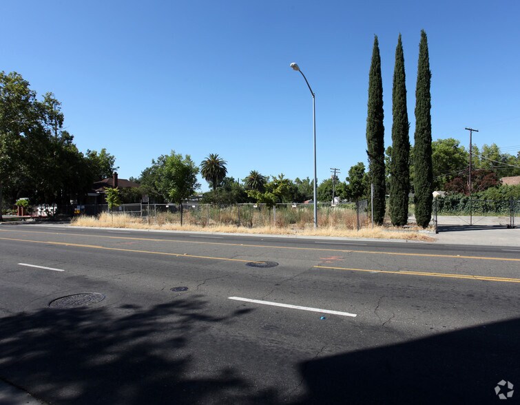 Primary Photo Of 2040 Stockton Blvd, Sacramento Land For Sale