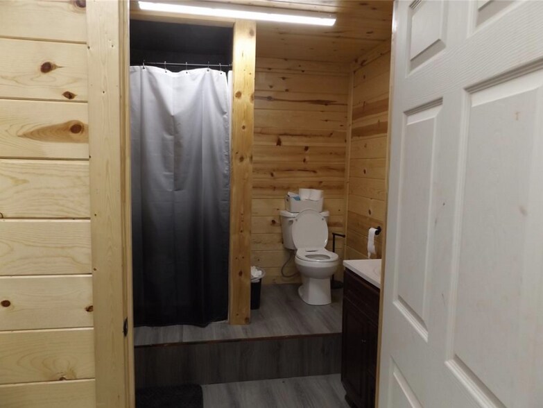 More Photos Of 4400 NE Lincoln Rd, Idabel Industrial For Sale