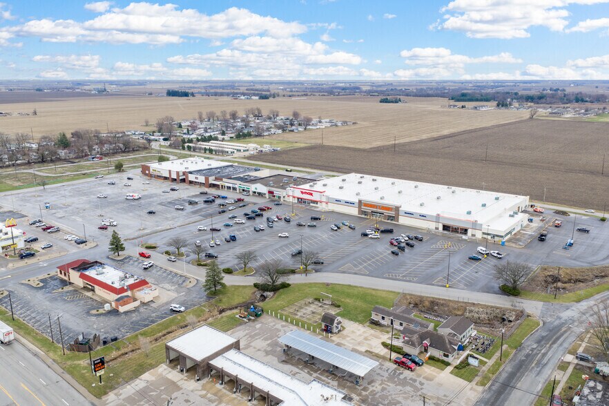 More Photos Of 1331-1335 E Jackson St, Macomb Storefront For Sale