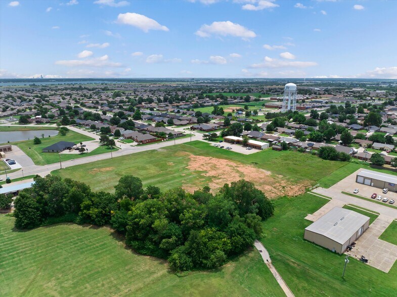 More Photos Of 301 S Yukon Pky, Yukon Land For Sale