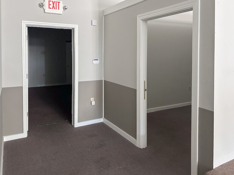 More Photos Of 38 W De Renne Ave, Savannah Storefront Retail Office For Sale