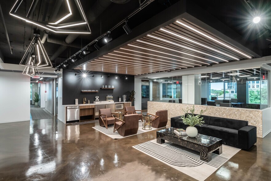 More Photos Of 3379 Peachtree Rd NE, Atlanta Coworking Space