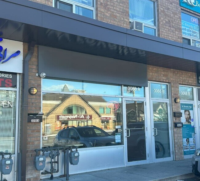 More Photos Of 3066A Hurontario St, Mississauga General Retail For Lease