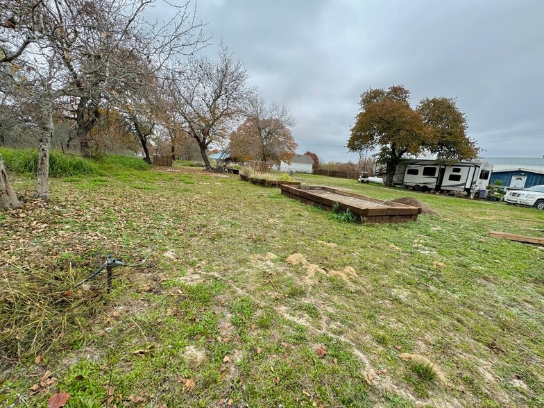 More Photos Of 2275 Old Pleasanton Rd, San Antonio General Retail For Sale