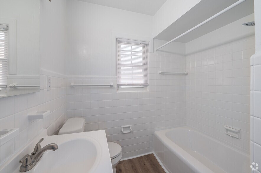 More Photos Of 20000 Van Aken Blvd, Shaker Heights Apartments For Sale