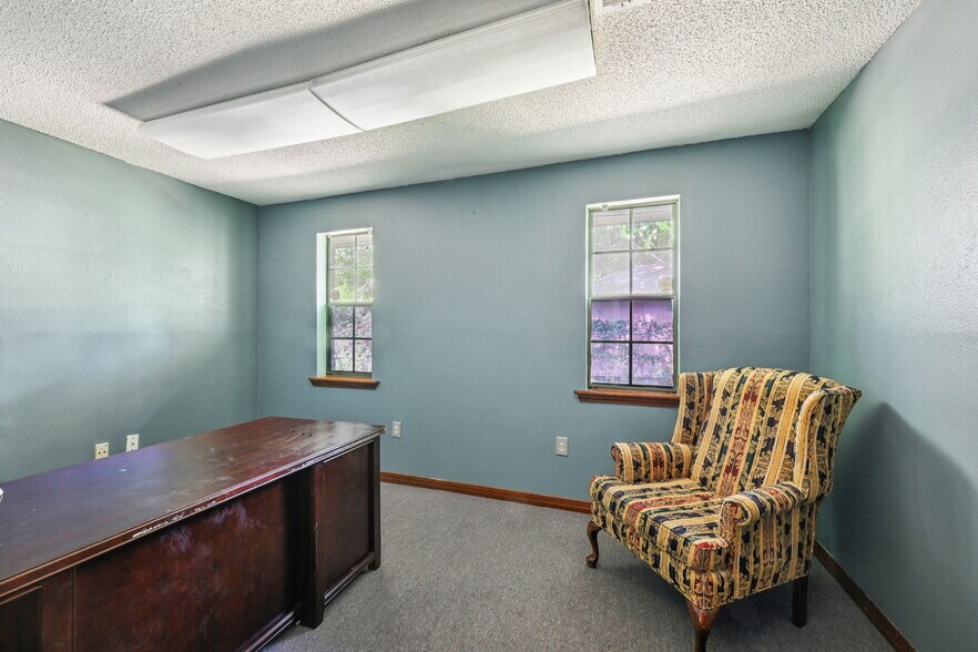 More Photos Of 1009 Carnation St, Slidell Office For Sale