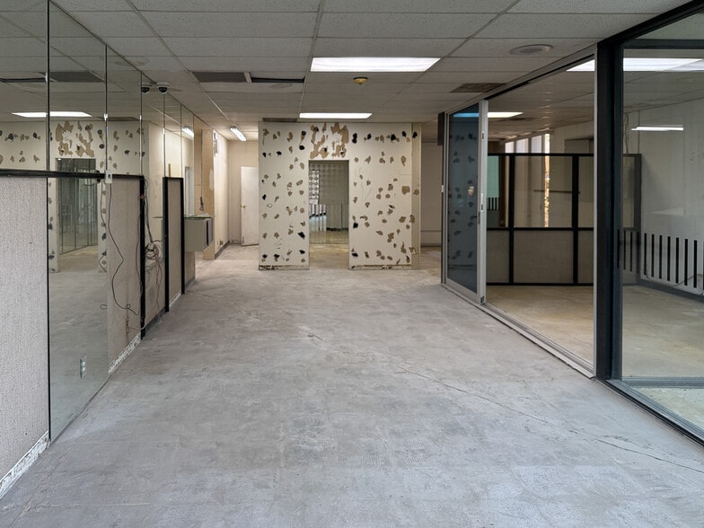 More Photos Of 34040 Date Palm Dr, Cathedral City Storefront Retail Office For Lease