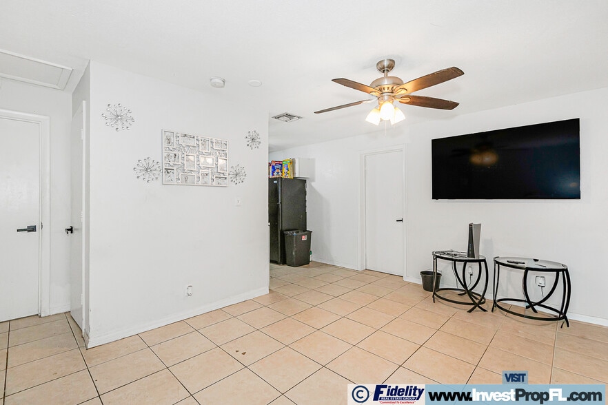 More Photos Of 404 NE 4th St, Pompano Beach Multifamily For Sale