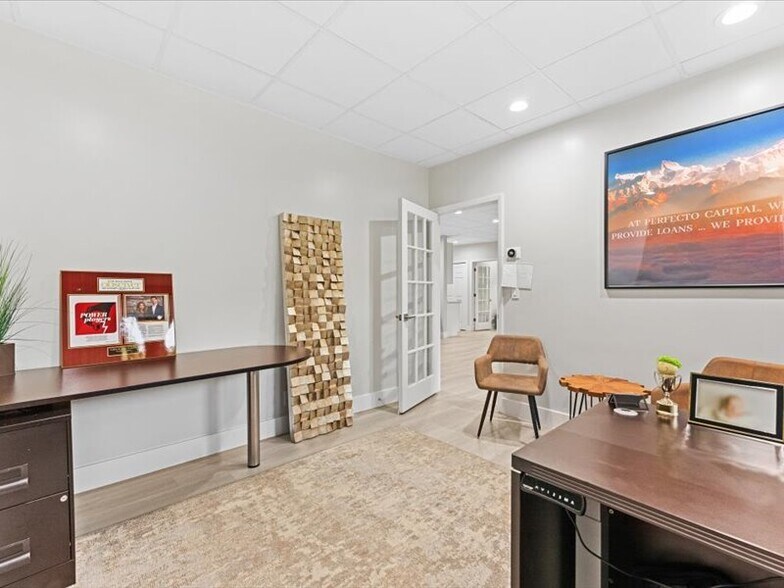 More Photos Of 2295 NW Corporate Blvd, Boca Raton Office Residential For Lease