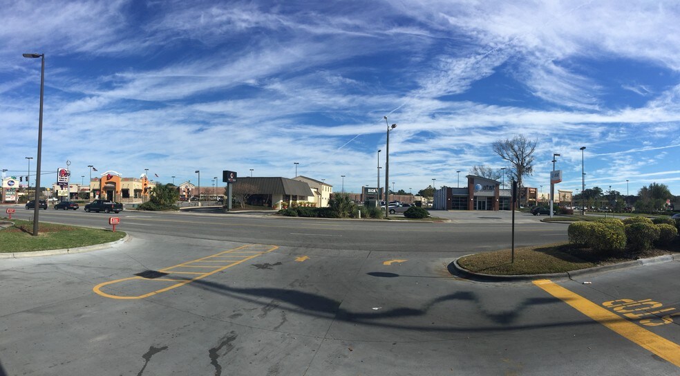More Photos Of 312 Mall Blvd, Savannah Freestanding For Lease