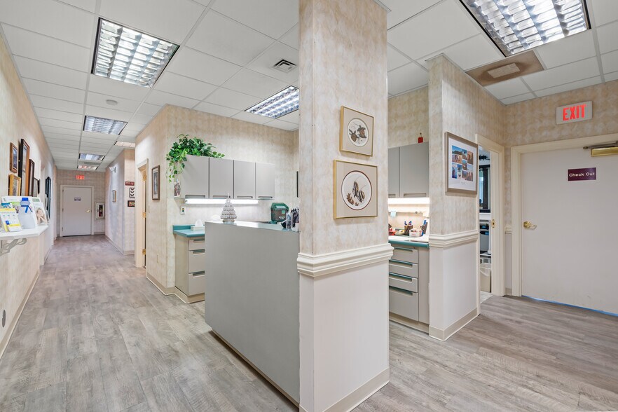 More Photos Of 1011 Lindsay St, High Point Medical For Sale