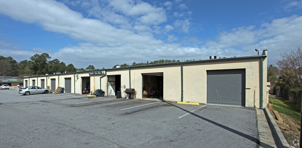 More Photos Of 111 Shartom Dr, Augusta Showroom For Lease