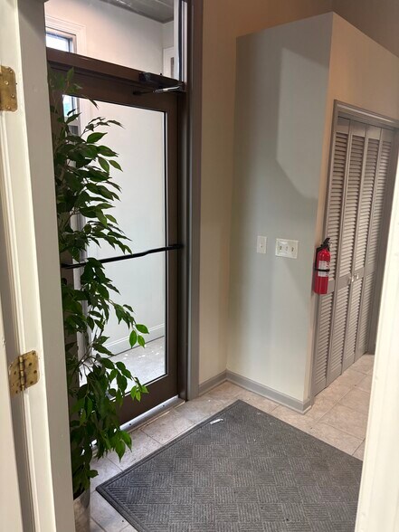 More Photos Of 116 Lake Ave, Buffalo Office For Lease