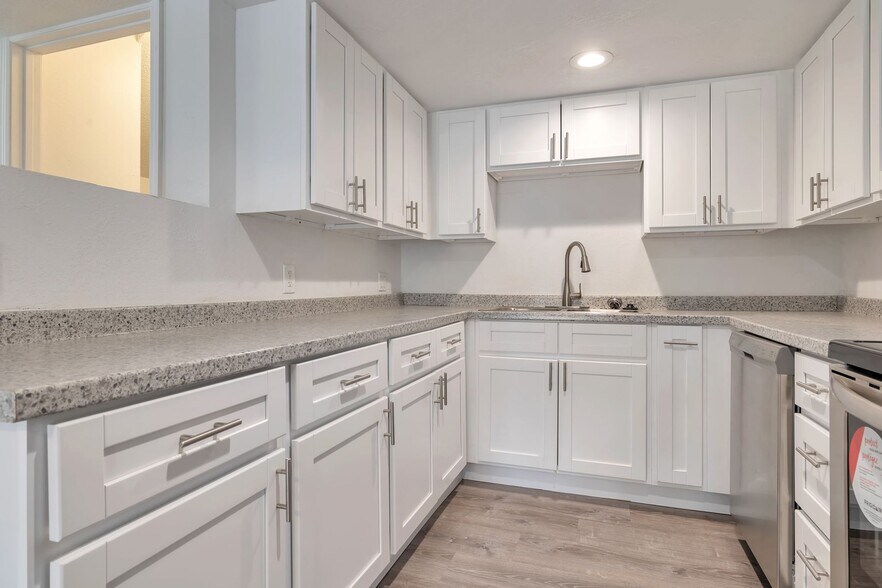 More Photos Of 1815 W Tuckey Ln, Phoenix Apartments For Sale