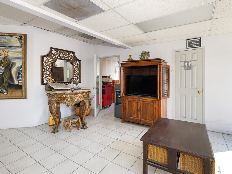 More Photos Of 717 E El Segundo Blvd, El Segundo Auto Repair For Sale