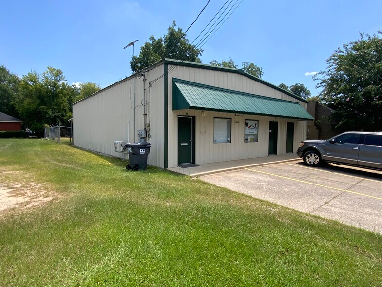 More Photos Of 1236 11th Ave, Phenix City Warehouse For Lease