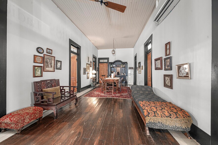 More Photos Of 411 E Front Ave, Chester Hotel For Sale