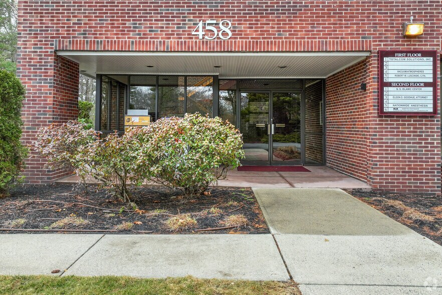 More Photos Of 458 Boston St, Topsfield Unknown For Lease