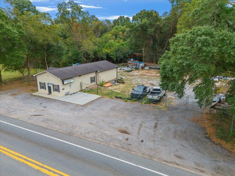 More Photos Of 7513 Highway 90, Milton Loft Creative Space For Sale