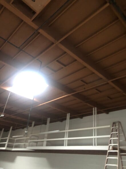 More Photos Of 2014 Placentia Ave, Costa Mesa Manufacturing For Lease