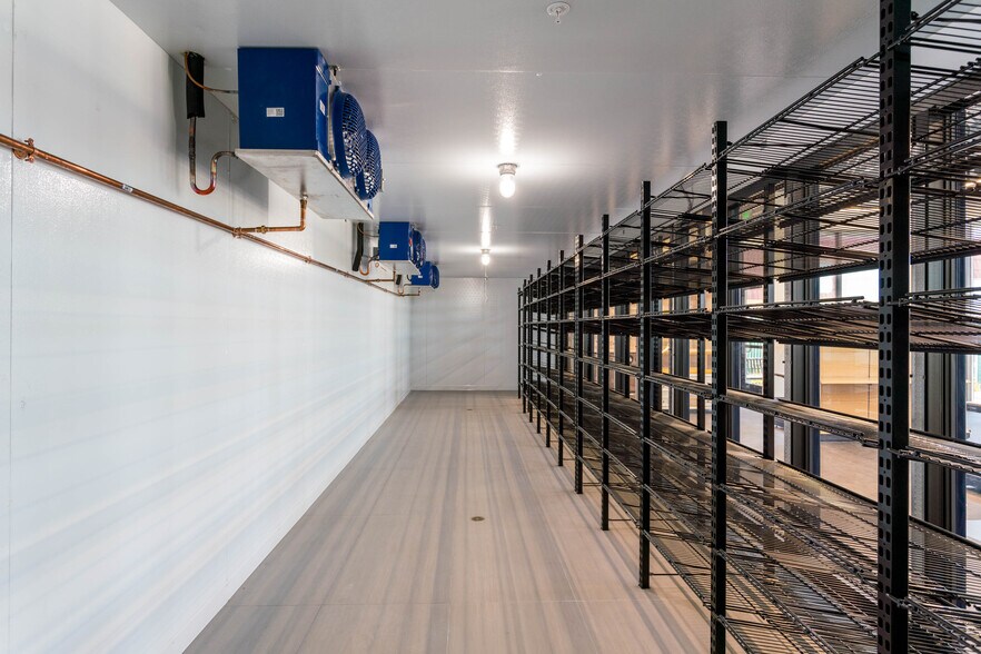 More Photos Of 10490 S De Anza Blvd, Cupertino Convenience Store For Sale