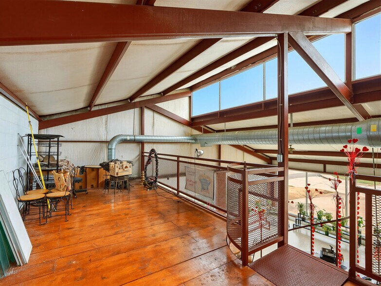 More Photos Of 530 N Mississippi Ave, Ada Freestanding For Sale