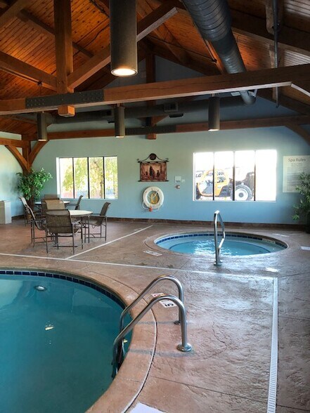More Photos Of 3695 PA-31 East, Donegal Hotel For Sale