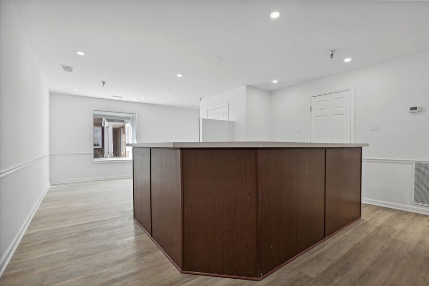 More Photos Of 731 Walker Rd, Great Falls Medical For Sale