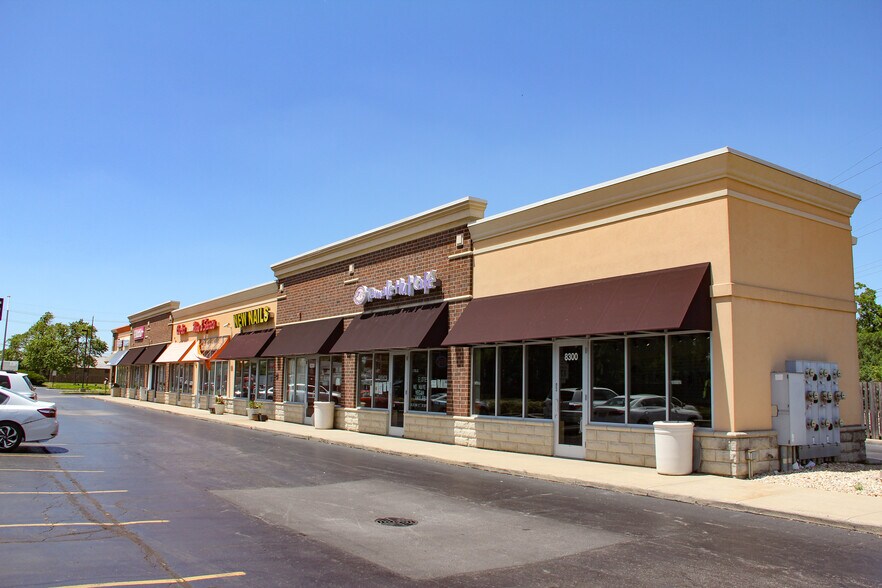 More Photos Of 8300 W Cermak Rd, North Riverside Unknown For Lease