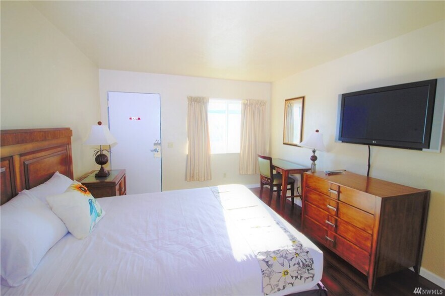 More Photos Of 1031 Discovery Ave SE, Ocean Shores Apartments For Sale