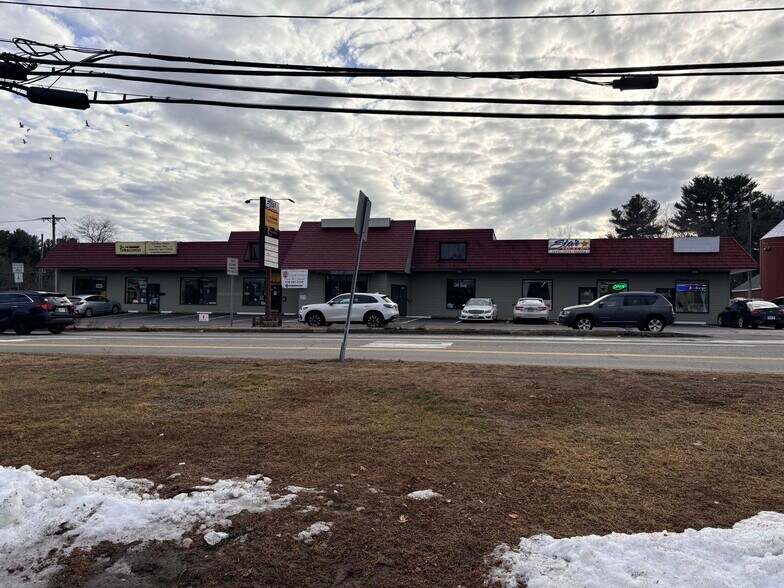 More Photos Of 1875 Main St, Tewksbury Storefront For Lease