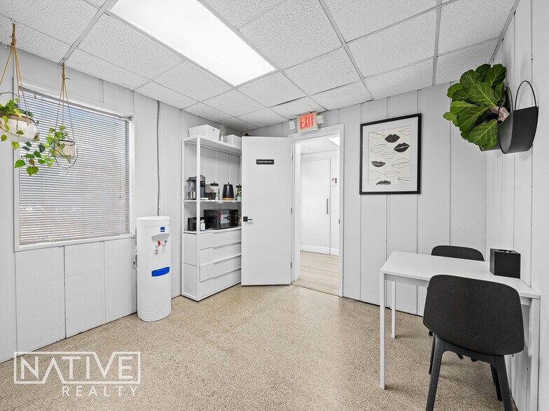 More Photos Of 700 NE 13th St, Fort Lauderdale Freestanding For Sale