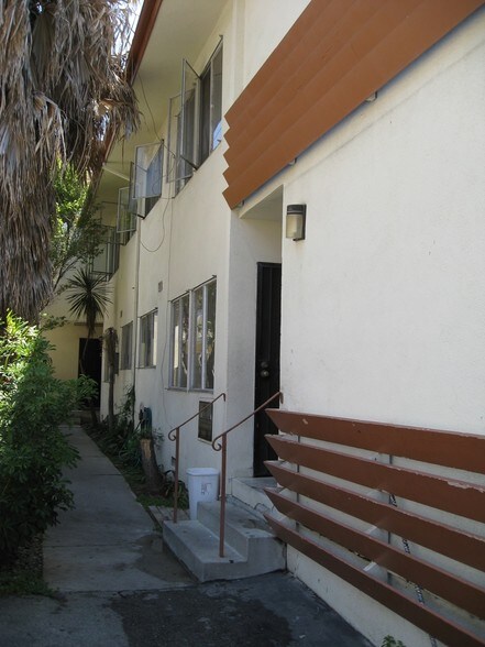 More Photos Of 736 S Gramercy Dr, Los Angeles Apartments For Sale