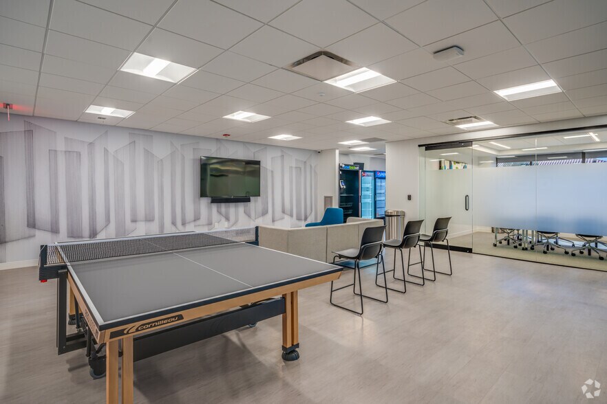 More Photos Of 7250 N 16th St, Phoenix Office For Sale