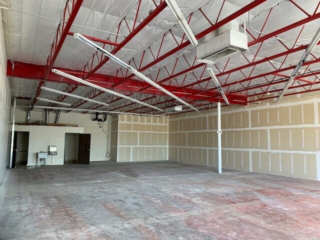 More Photos Of 8101 N 19th Ave, Phoenix Unknown For Lease