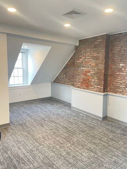More Photos Of 42 Bank St, New London Storefront Retail Office For Lease