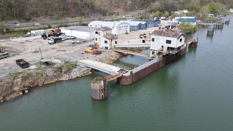 More Photos Of 810 Low Hill Rd, Brownsville Warehouse For Sale