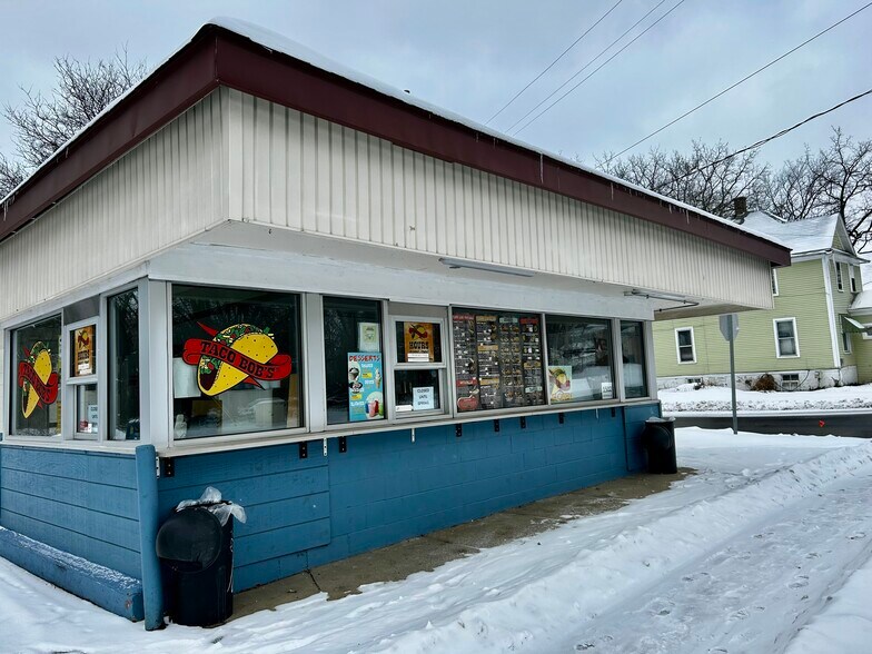 Primary Photo Of 1502 S Westnedge Ave, Kalamazoo Freestanding For Sale