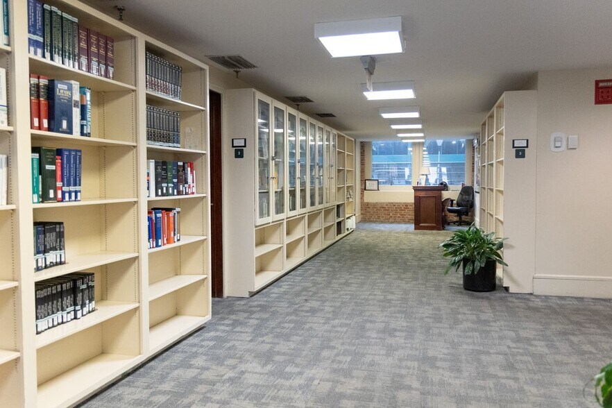 More Photos Of 81 Mary St, Charleston Office For Lease