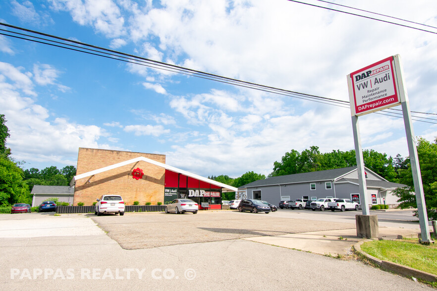 Primary Photo Of 7279 State Route 43, Kent Service Station For Sale