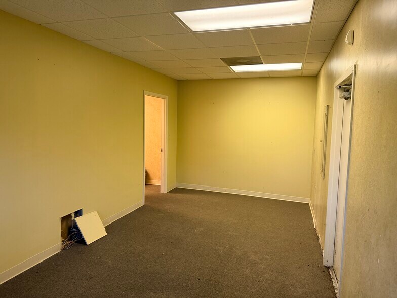 More Photos Of 7491 Ulmerton Rd, Largo Medical For Lease